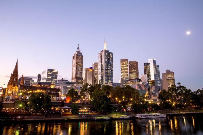 How is the night-time scene laid out in Melbourne?