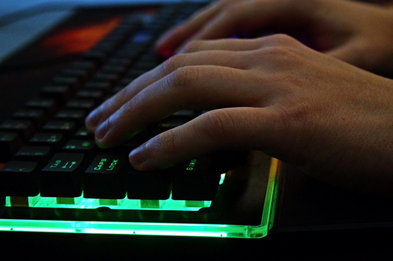 Keyboard, gamer, computer — The Role of Luck vs Skill in Winning Blackjack: A Breakdown